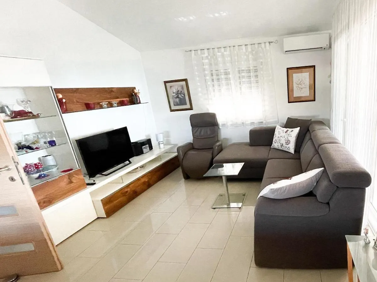Apartment Marin Pakoštane
